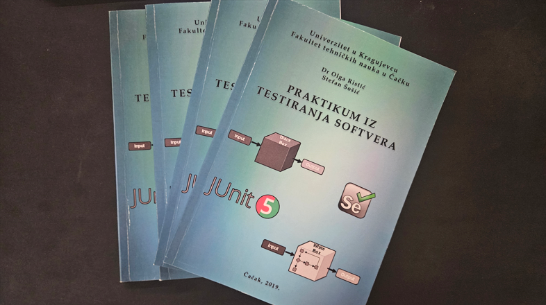 Stack of software testing workbooks titled Praktikum iz testiranja softvera.